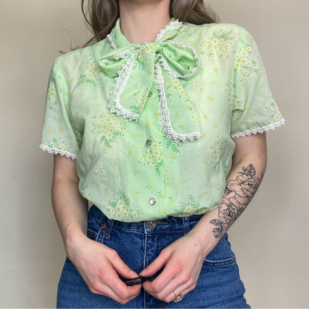 Vintage Handmade Mint Green Daisy Lace Bow Blouse
